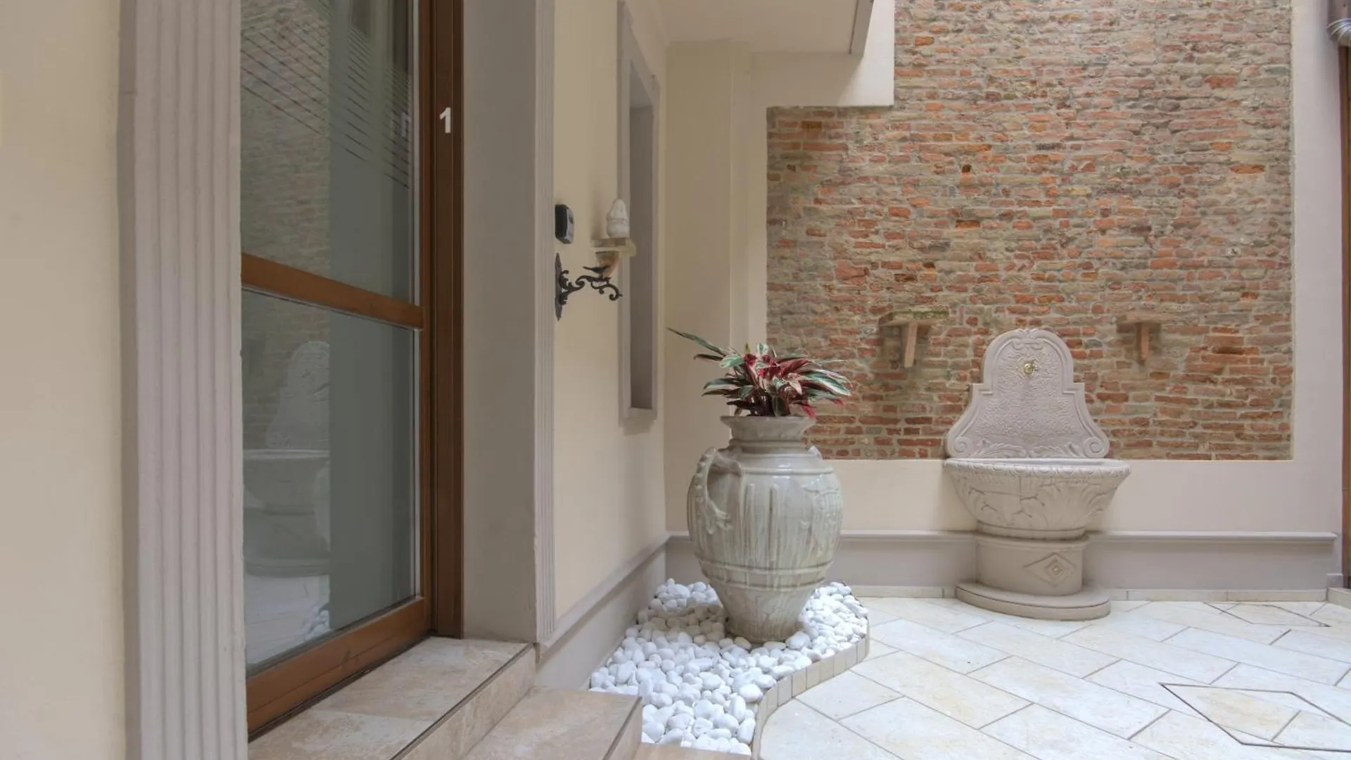 Imola Suites Apartment