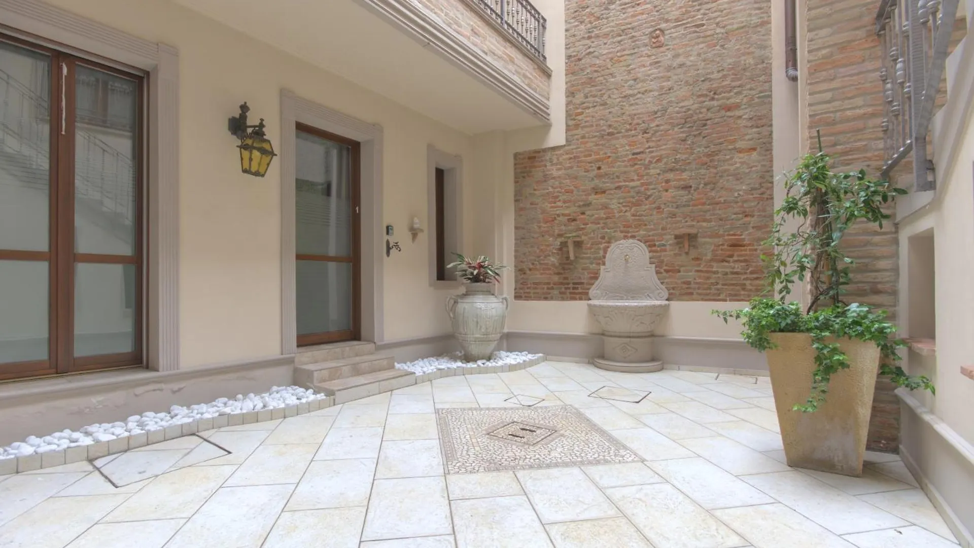 Imola Suites Apartment
