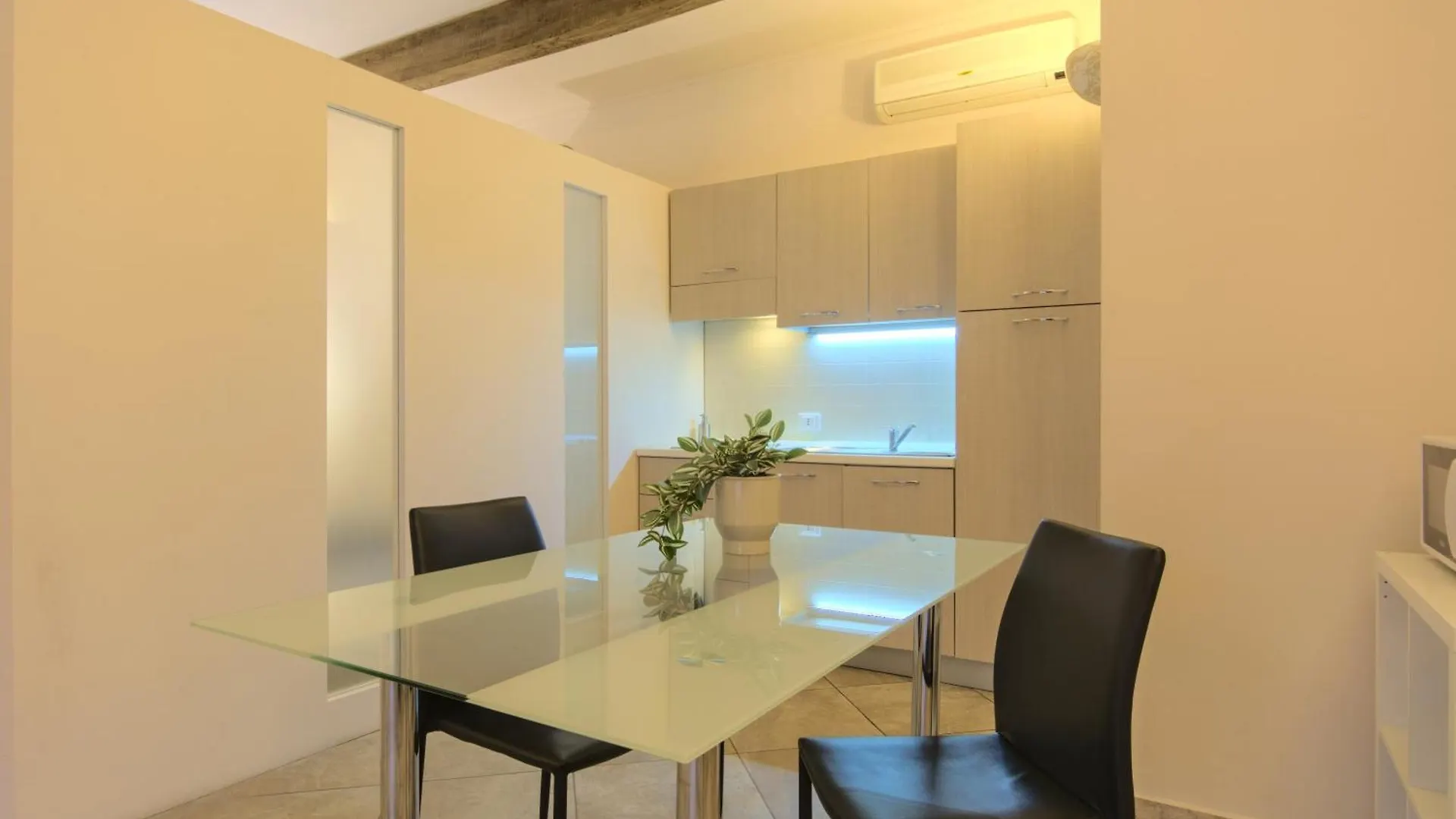 아파트 Imola Suites 이탈리아
